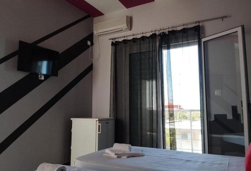 オーシャンビュースタンダードルーム, Neon Astron