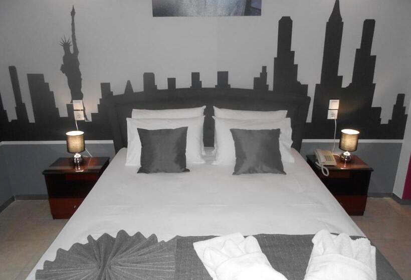 キングサイズベッドのスタンダードルーム, Neon Astron