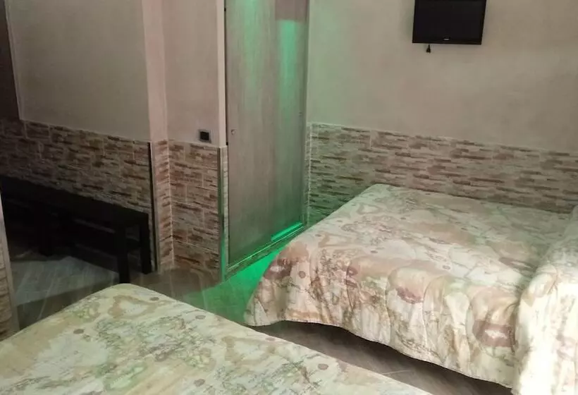 اتاق استاندارد سه نفره, Pensione Enea