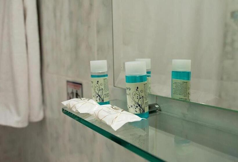 غرفة قياسية ثلاثية, Pitho