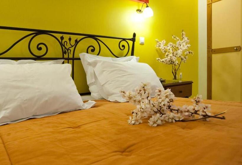 غرفة عائلية, Pitho