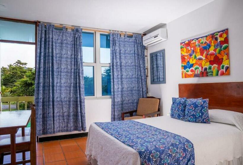 استودیو استاندارد با بالکن, Portsmouth Beach