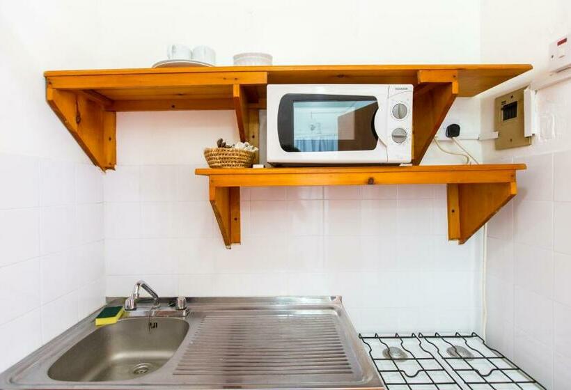 استودیو استاندارد با بالکن, Portsmouth Beach