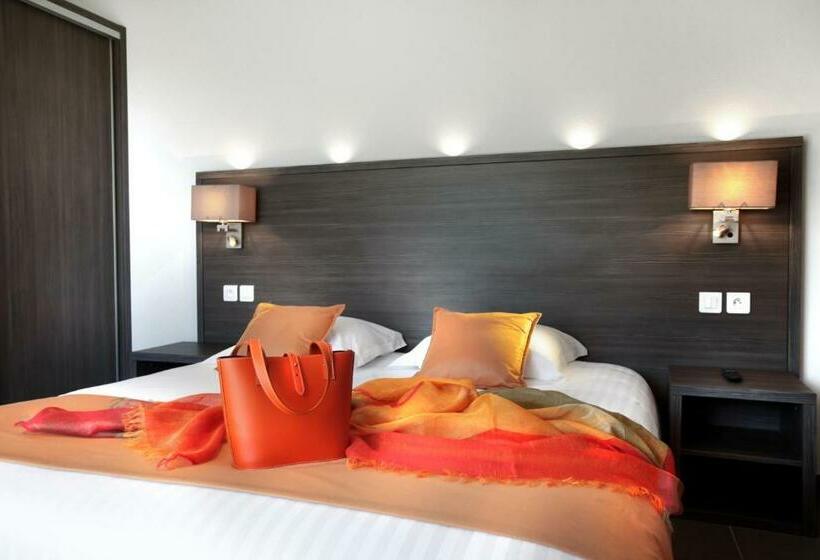 סוויטת ג'וניור, Seventeen