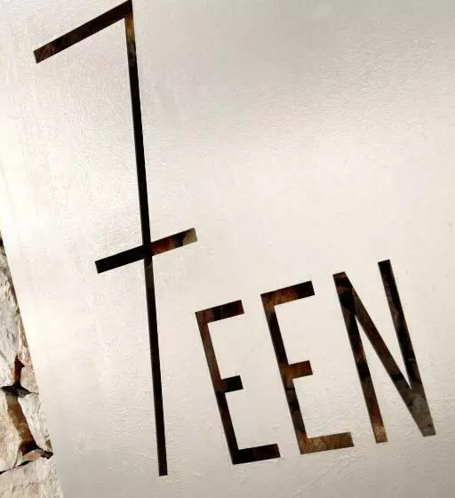 اتاق لوکس, Seventeen
