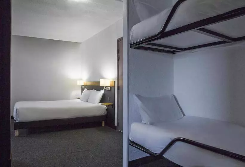 اتاق استاندارد چهار تخته, The Originals Access, Hôtel Limoges Nord