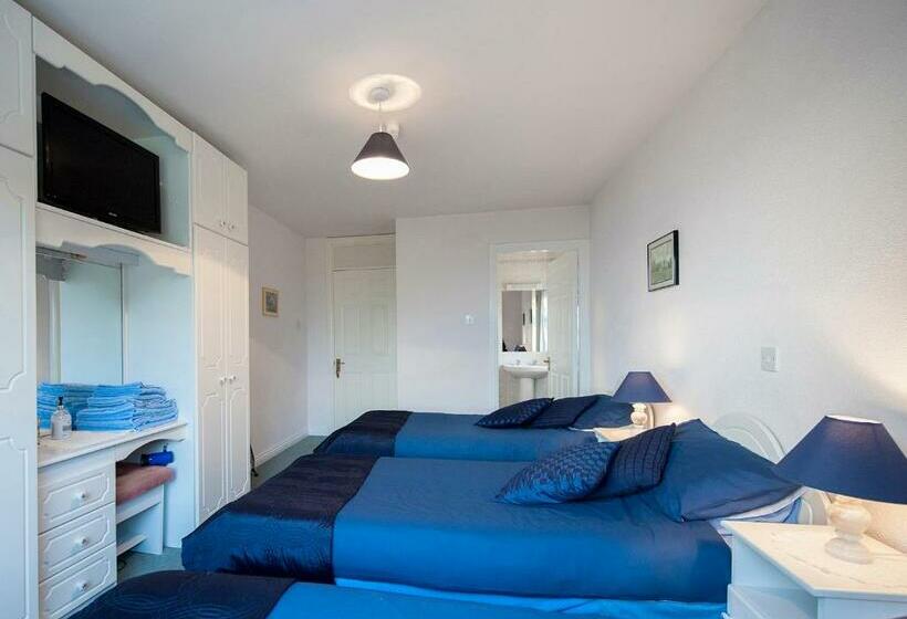 اتاق استاندارد سه نفره, The Waterfront House Country Home