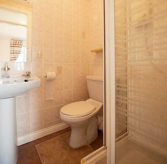 اتاق استاندارد چهار تخته, The Waterfront House Country Home