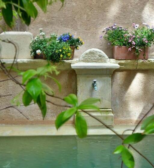 四人标准间, Un Mas En Ville