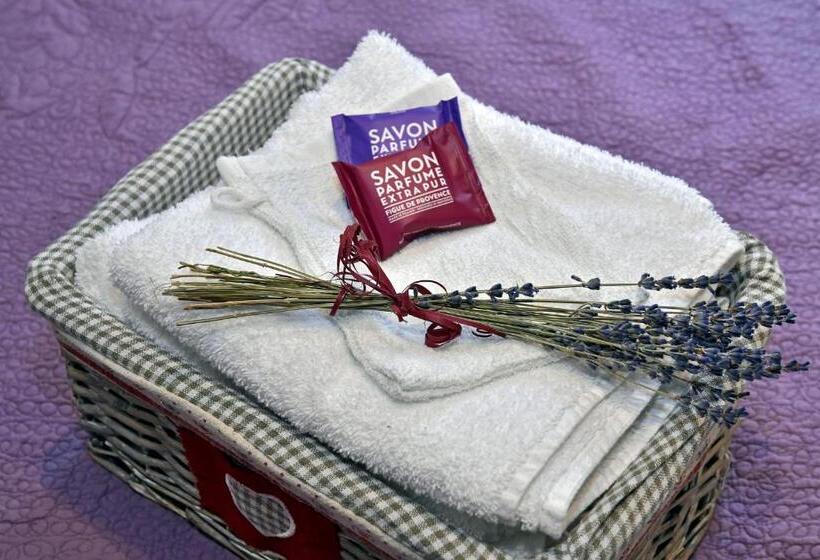 四人标准间, Un Mas En Ville