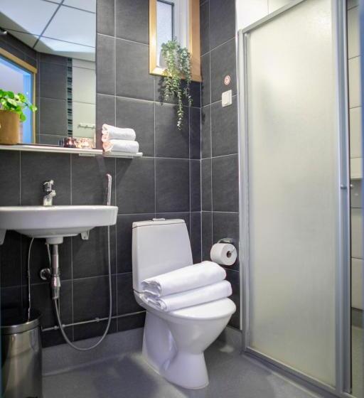 غرفة عائلية, Uusikuu