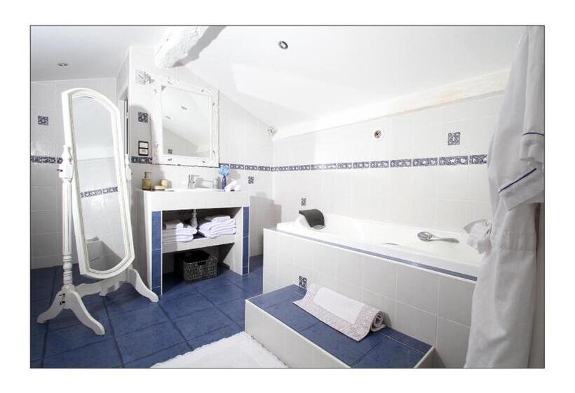 סטודיו דלוקס, Villa Aimée Luxury Apartments With Heated Pool