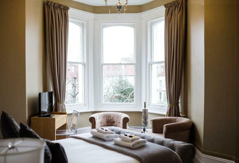 Номер Стандарт, Washington House