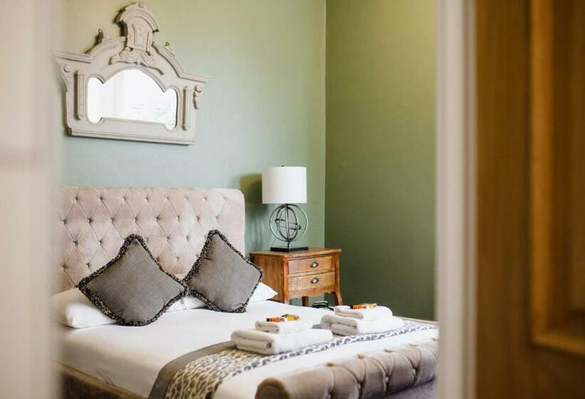 Номер Стандарт, Washington House