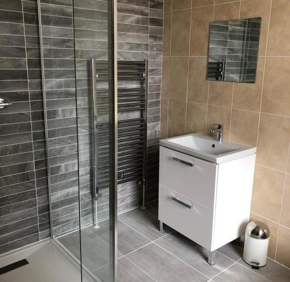 高级大房间, Washington House