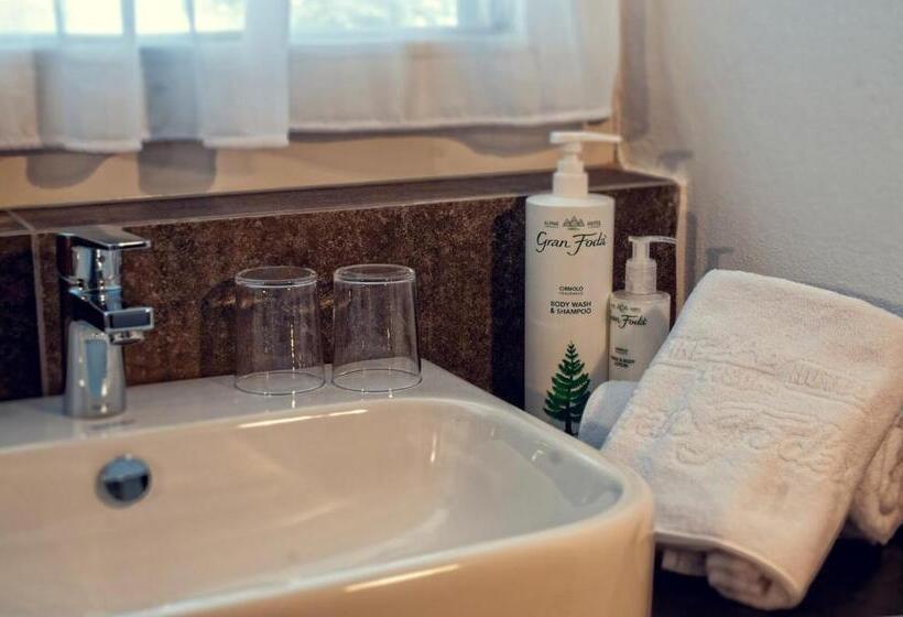 חדר סופריור לארבעה, Alpine Hotel Gran Foda