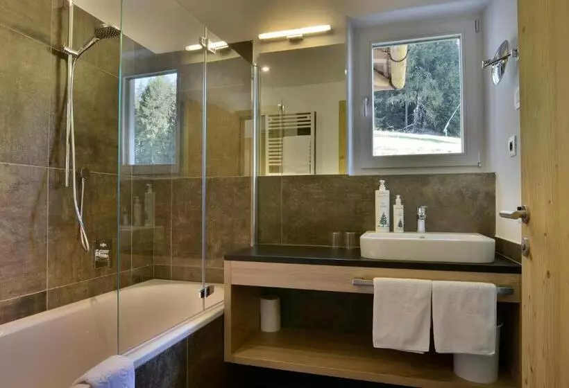 Standard-huone Puutarhanäkymä, Alpine Hotel Gran Foda