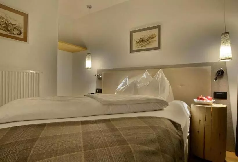 Standard Yhden Hengen Huone Parveke, Alpine Hotel Gran Foda