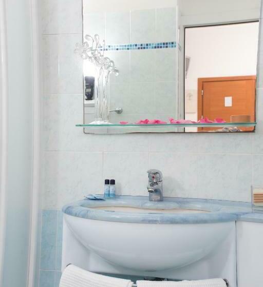 Standard Yhden Hengen Huone, Adriatico Family Village