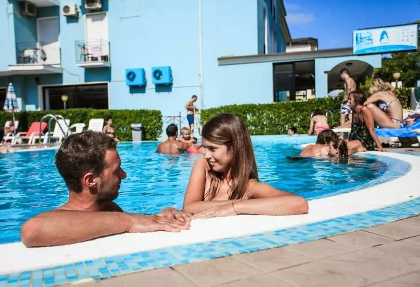 اتاق استاندارد سه نفره, Adriatico Family Village