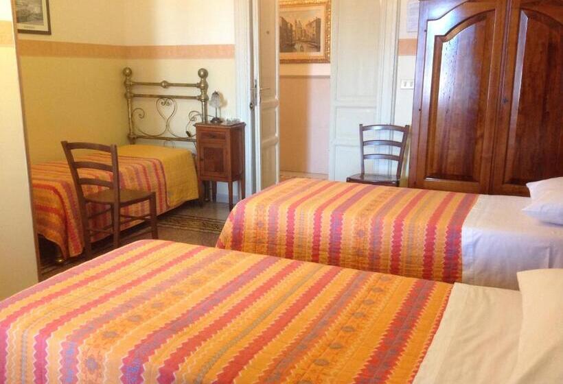 标准三人间, Albergo Cavour