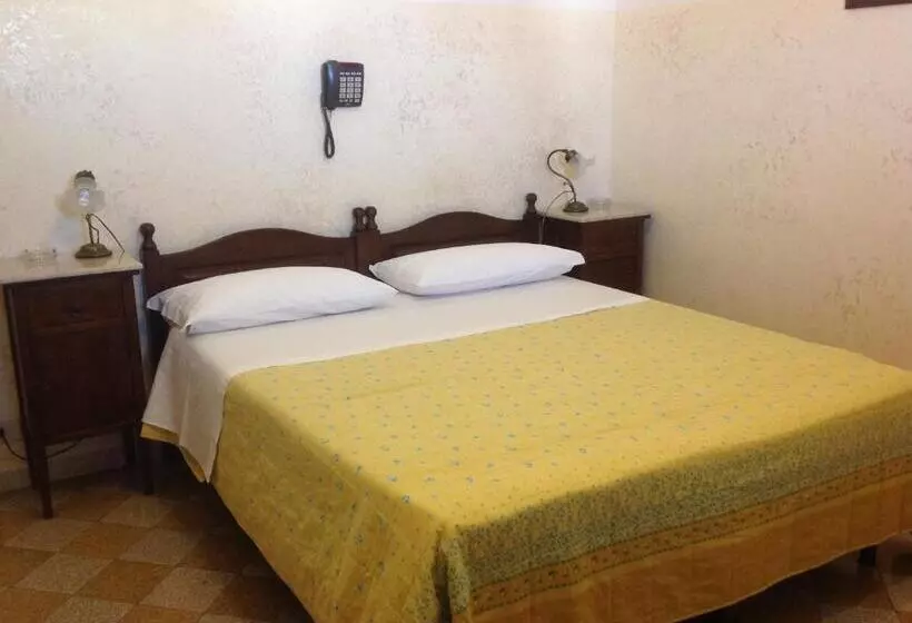 اتاق استاندارد, Albergo Cavour