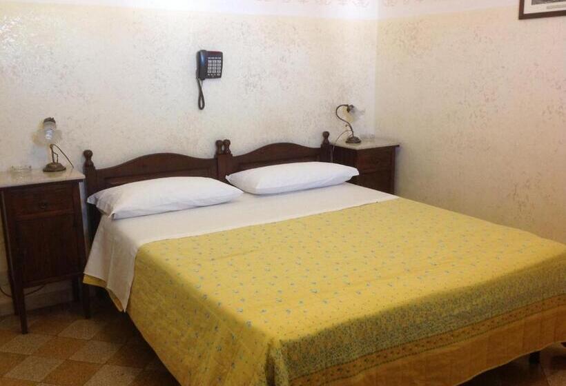 标准间, Albergo Cavour