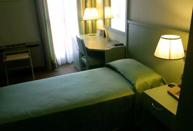 اتاق استاندارد یک نفره, Albergo Della Corona
