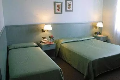 اتاق استاندارد سه نفره, Albergo Della Corona