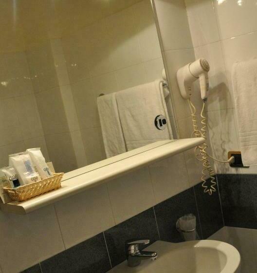 חדר סטנדרט לשלושה, Albergo Della Corona