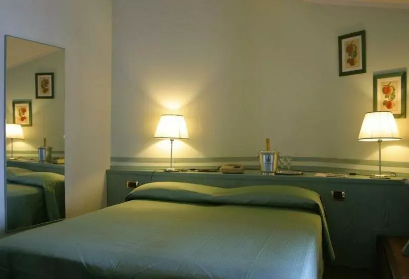 اتاق استاندارد, Albergo Della Corona