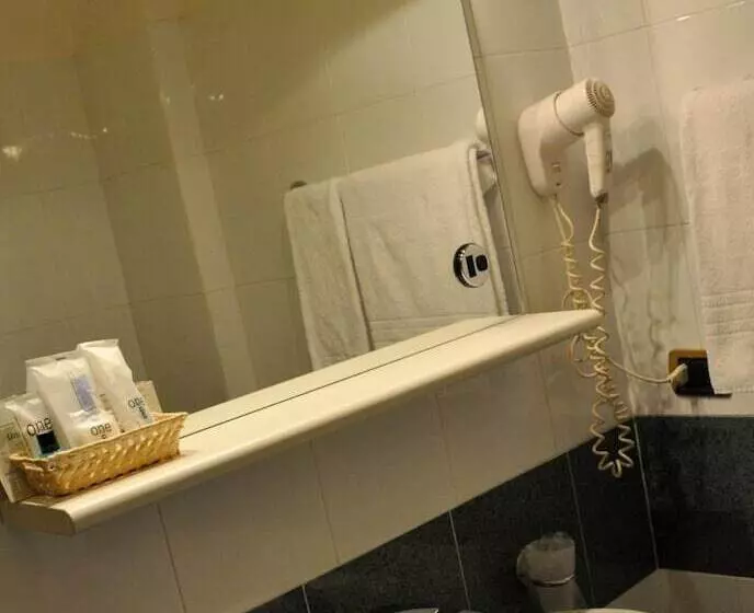 اتاق استاندارد سه نفره, Albergo Della Corona