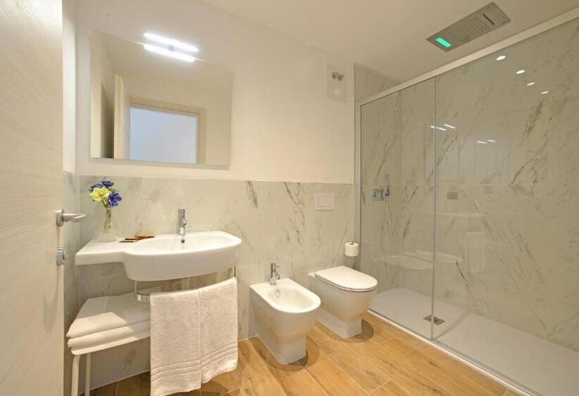 غرفة قياسية, Alla Pergola