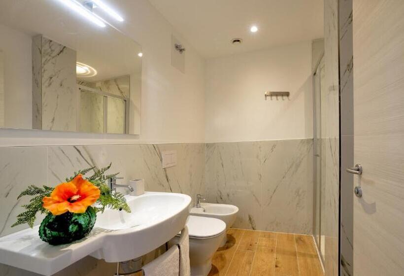 غرفة سوبيريور ثلاثية, Alla Pergola