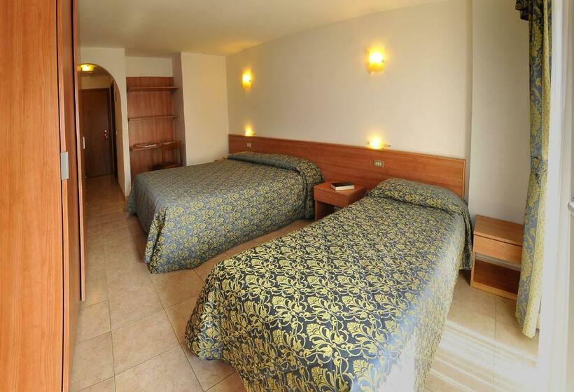 חדר סטנדרט לשלושה, Alpen