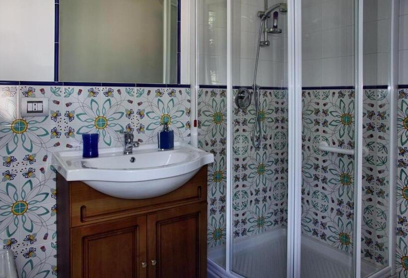 חדר סטנדרט לשלושה, B&b Vanessa House