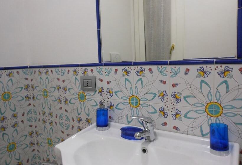 חדר סטנדרט לשלושה, B&b Vanessa House