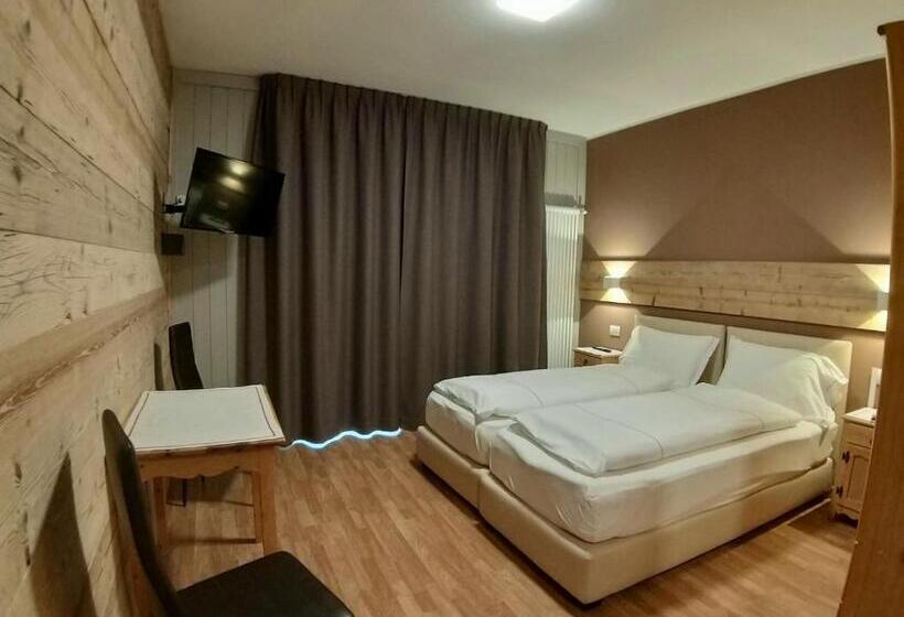 اتاق سوپریور با چشم‌انداز کوهستان, Bernina