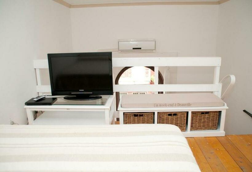 استودیوی استاندارد, Casa Blanca