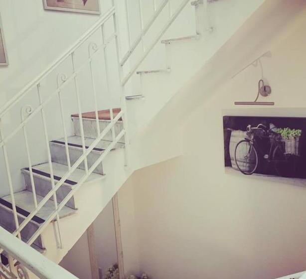 اتاق استاندارد سه نفره, Casa Blanca