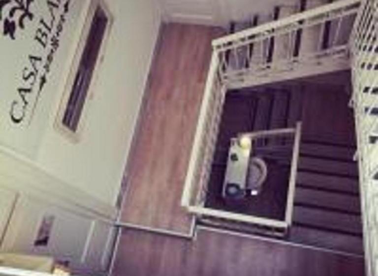 اتاق کلاسیک سه تخته, Casa Blanca