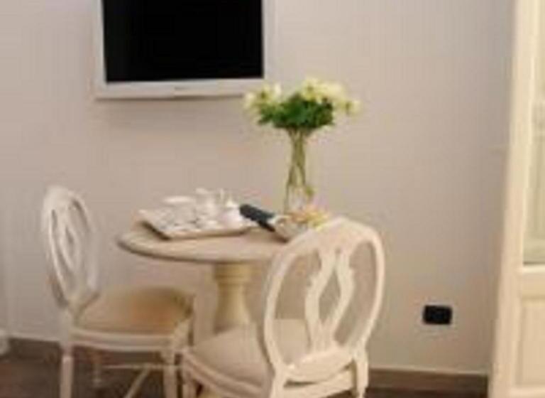 اتاق کلاسیک سه تخته, Casa Blanca