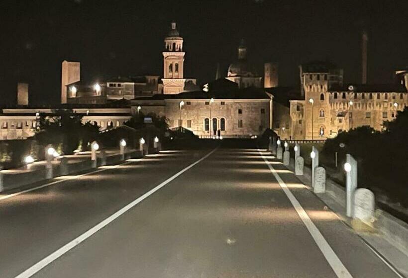 غرفة قياسية ثلاثية, Cuor Di Mantova B&b