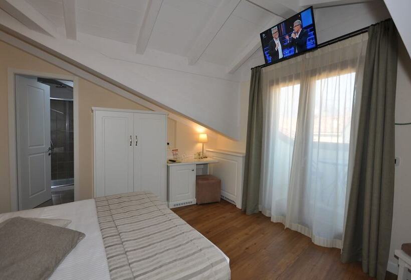 חדר סטנדרט נוף לעיר, Garni Corona