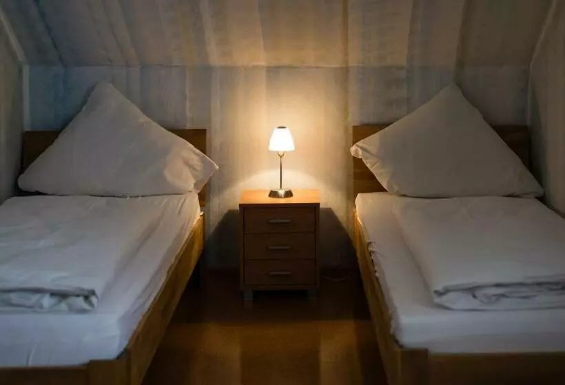 اتاق استاندارد چهار تخته, Gasthaus Pension Löwen