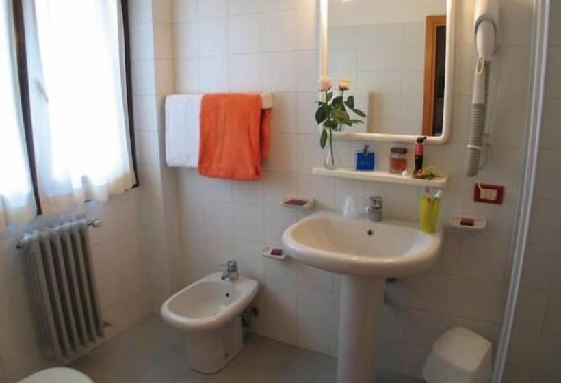 غرفة قياسية فردية, La Lanterna