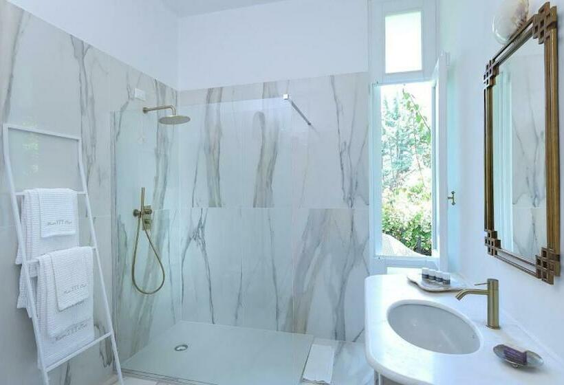 غرفة ديلوكس, Maison D'enrì