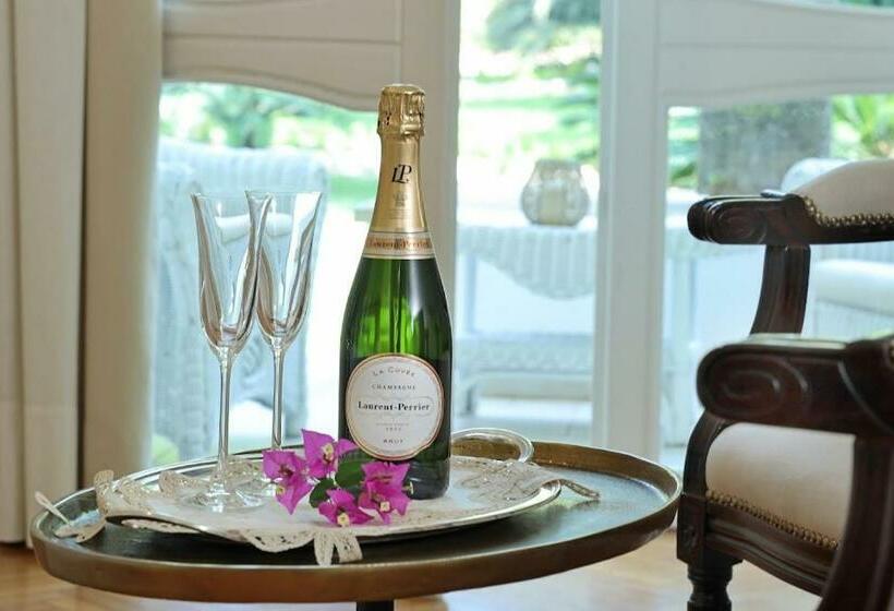 جناح, Maison D'enrì