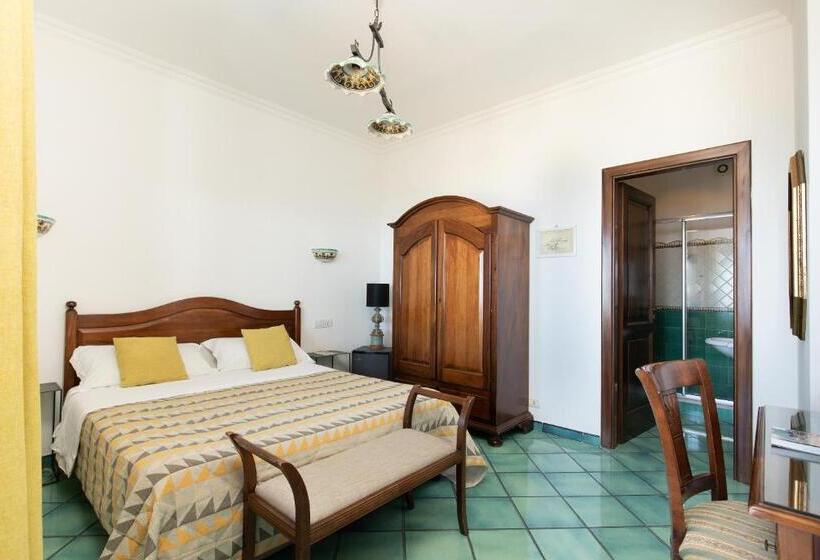 オーシャンビューデラックスルームバルコニー付き, Monte Solaro Bed & Breakfast