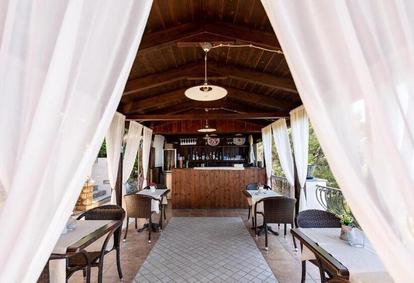 オーシャンビューデラックスルームバルコニー付き, Monte Solaro Bed & Breakfast